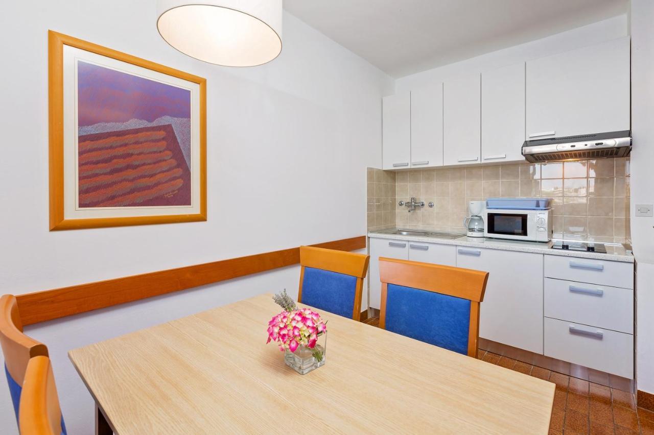 Maistra Select Riva Apartments เวอร์ซาร์ ห้อง รูปภาพ